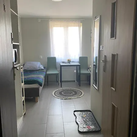 Male Mieszkanie Blisko Pkp, Pks