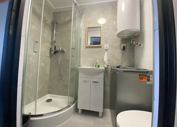 Małe Mieszkanie Blisko Pkp, Pks