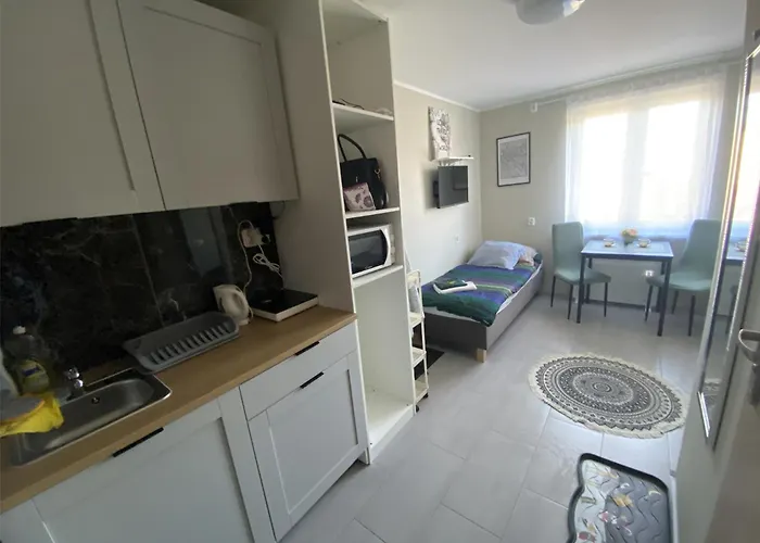 Małe Mieszkanie Blisko Pkp, Pks